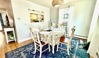 22 Dixon St, Newport, RI 02840