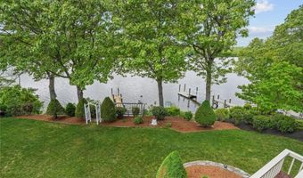 236 Indian Trl, Narragansett, RI 02874