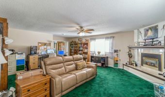 203 4th St SE, Altoona, IA 50009