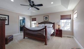 705 N Kaspar Ave, Arlington Heights, IL 60004