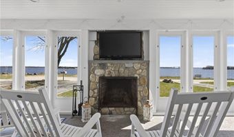 110 Sea View Ave, North Kingstown, RI 02852