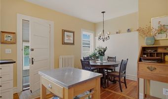 30 Boulevard, Middletown, RI 02842