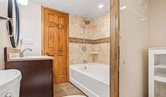 226-248 Barrett Rd, Alloway, NJ 07422