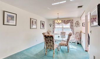 9 S Amundsen Ln, Airmont, NY 10901