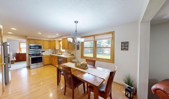 826 Minnie Maddern St, Albert Lea, MN 56007