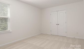 3943 Sky Dr, Charlotte, NC 28226