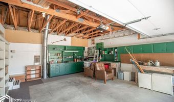 1302 E Linden St, Algona, IA 50511