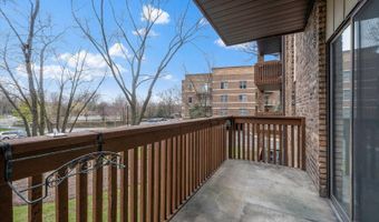120 Lakeview Dr 208, Bloomingdale, IL 60108