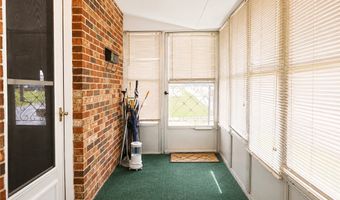 8 Woodward St, Belton, SC 29627
