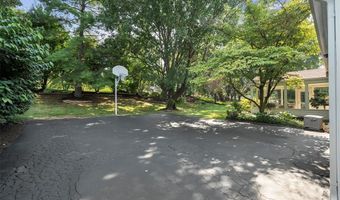 1217 Du Motier Dr, Ballwin, MO 63011