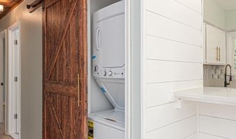 6438 KNOLL HILL Dr, Berlin, MD 21811