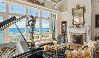 737 Boston Neck Rd, Narragansett, RI 02882