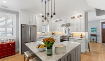 244 14th St, Avalon, NJ 08202