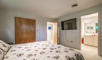 15 Inverness Rd, Falmouth, ME 04105