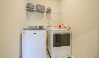 580 N Highlander Way, Addison, IL 60101