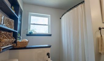 838 Indian Trl, Ash Flat, AR 72513