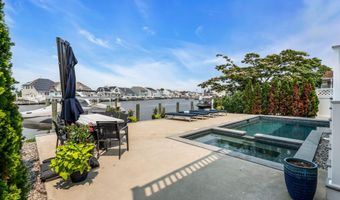 33 Amherst Dr, Bayville, NJ 08721