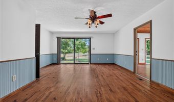 12757 Chamberlain Rd, Aurora, OH 44202