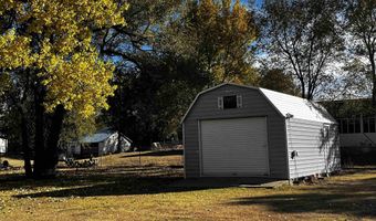 521 W First St, Beaver, OK 73932