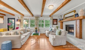 165 Leighway Ln, Banner Elk, NC 28604