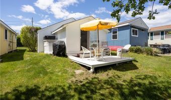 64 Burnside Ave, Narragansett, RI 02882