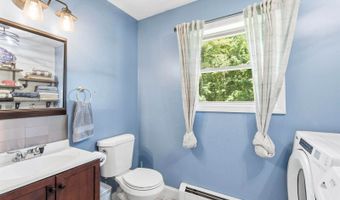 75 Marsh Rd, Belfast, ME 04915