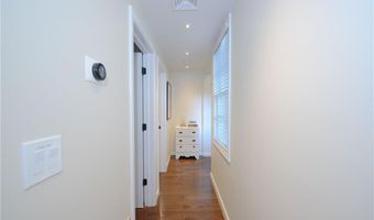24 Anthony St, Newport, RI 02840