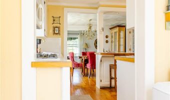 165 Sowams Rd, Barrington, RI 02806