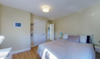 2 E Blvd 2, Middletown, RI 02842