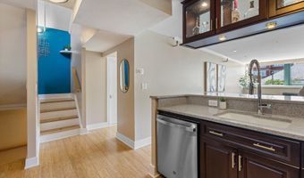 42 8th St 5525, Boston, MA 02129