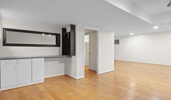 4100 DOWNING St, Annandale, VA 22003