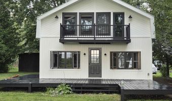 81 Mud Pt S, Alburgh, VT 05440