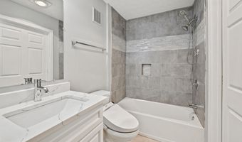 3704 EXCALIBUR Ct 104, Bowie, MD 20716