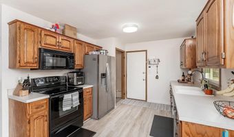 2105 E Sylvan Cir, Brandon, SD 57005