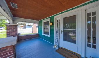 805 W 4th St, Bicknell, IN 47512
