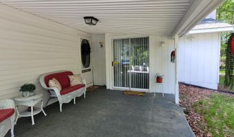 7 Holiday Ct, Albrightsville, PA 18210