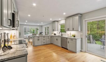 20 Lamplight Dr 29, Atkinson, NH 03811