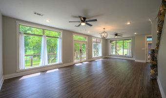100 Plantation Ln, Batesville, AR 72501