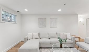 610 BASHFORD Ln 1301, Alexandria, VA 22314