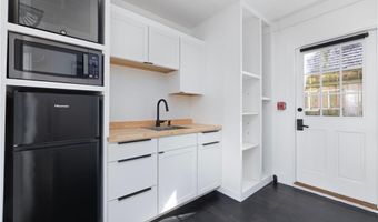 138 Spring St 1, Newport, RI 02840