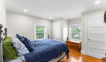 1144 Narragansett Blvd, Cranston, RI 02905