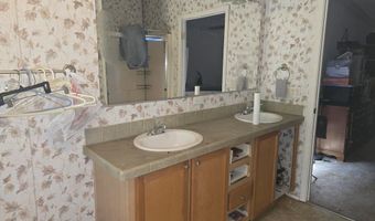 1320 NW 22nd Ct, Bell, FL 32619