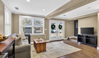 1040 Lindridge Dr NE, Atlanta, GA 30324