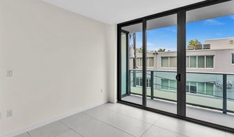 9901 W Bay Harbor Dr 304, Bay Harbor Islands, FL 33154