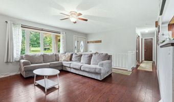 2324 Briarwood Dr, Asbury, IA 52002