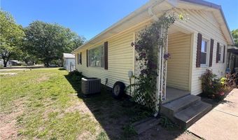 301 S High School Ave, Altamont, KS 67330
