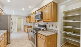 4893 35TH Rd N, Arlington, VA 22207