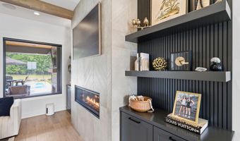 2100 Golfview Dr, Auburn, IN 46706