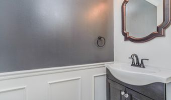195 Kinnoll Hill Ct, Aberdeen, NJ 07747