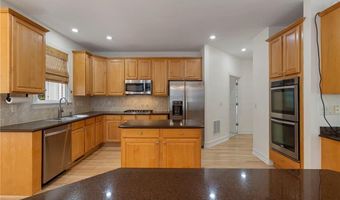 925 York Cv, Alpharetta, GA 30004
